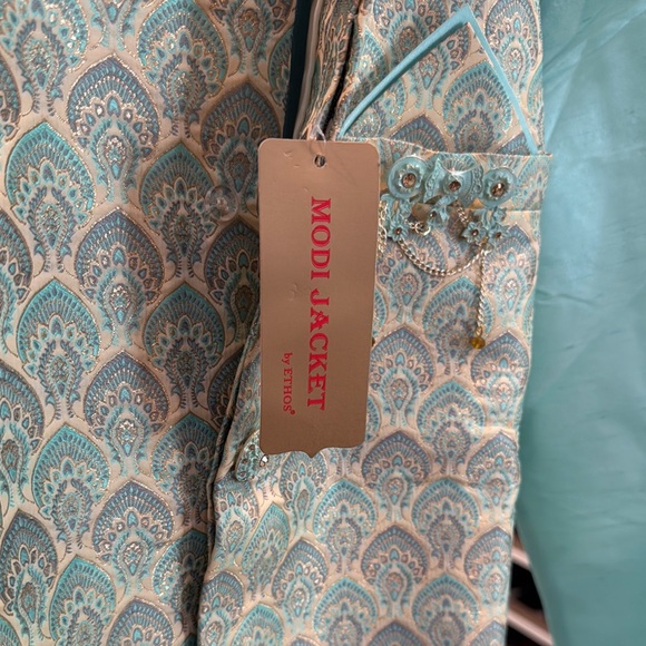 Elegant Mint Green Men's kurta with Jacket - Picture 5 of 10